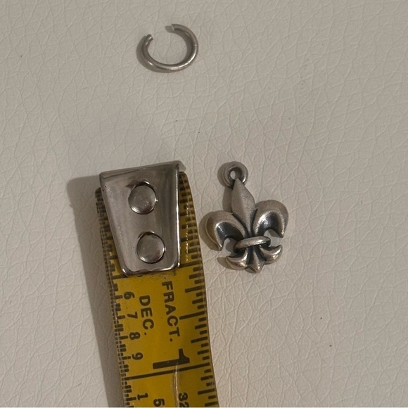 James Avery Fleur De Lis Charm or Pendant Retired Saints
Sterling Silver 925 - Picture 4 of 5